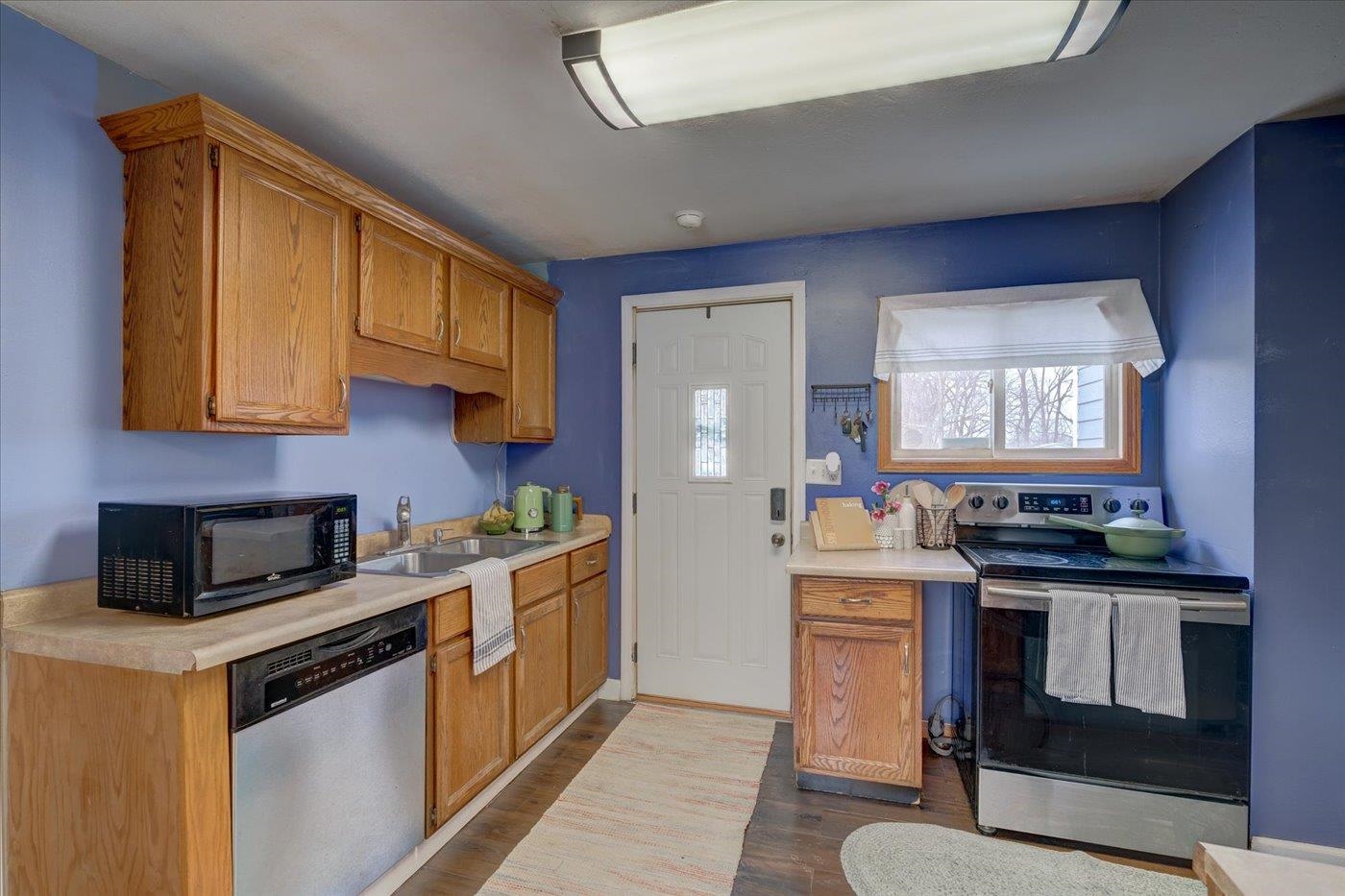 423 Cross Street Poynette, WI 53955 - Photo 15 of 36