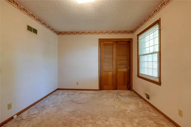 $260,000 | 4722 Hedges Avenue, Kansas City, MO 64133