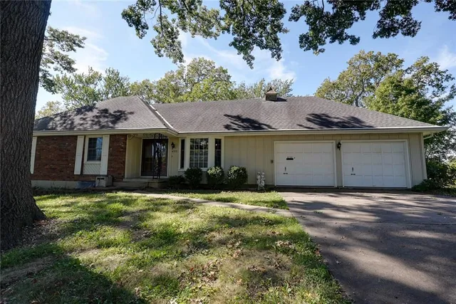 $260,000 | 4722 Hedges Avenue, Kansas City, MO 64133