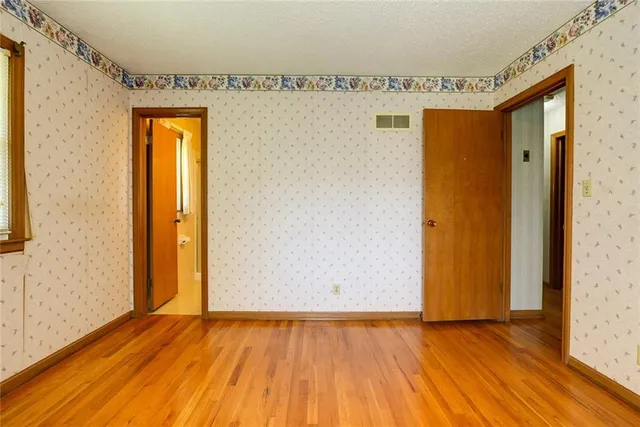 $260,000 | 4722 Hedges Avenue, Kansas City, MO 64133