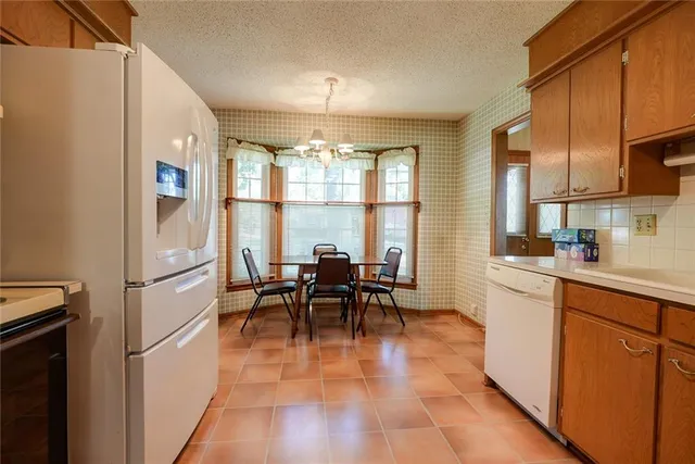 $260,000 | 4722 Hedges Avenue, Kansas City, MO 64133