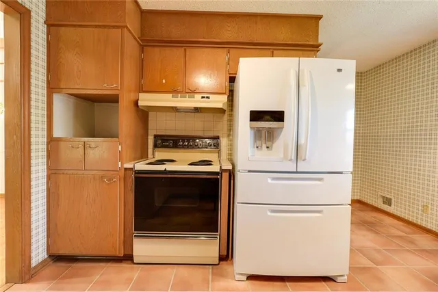 $260,000 | 4722 Hedges Avenue, Kansas City, MO 64133