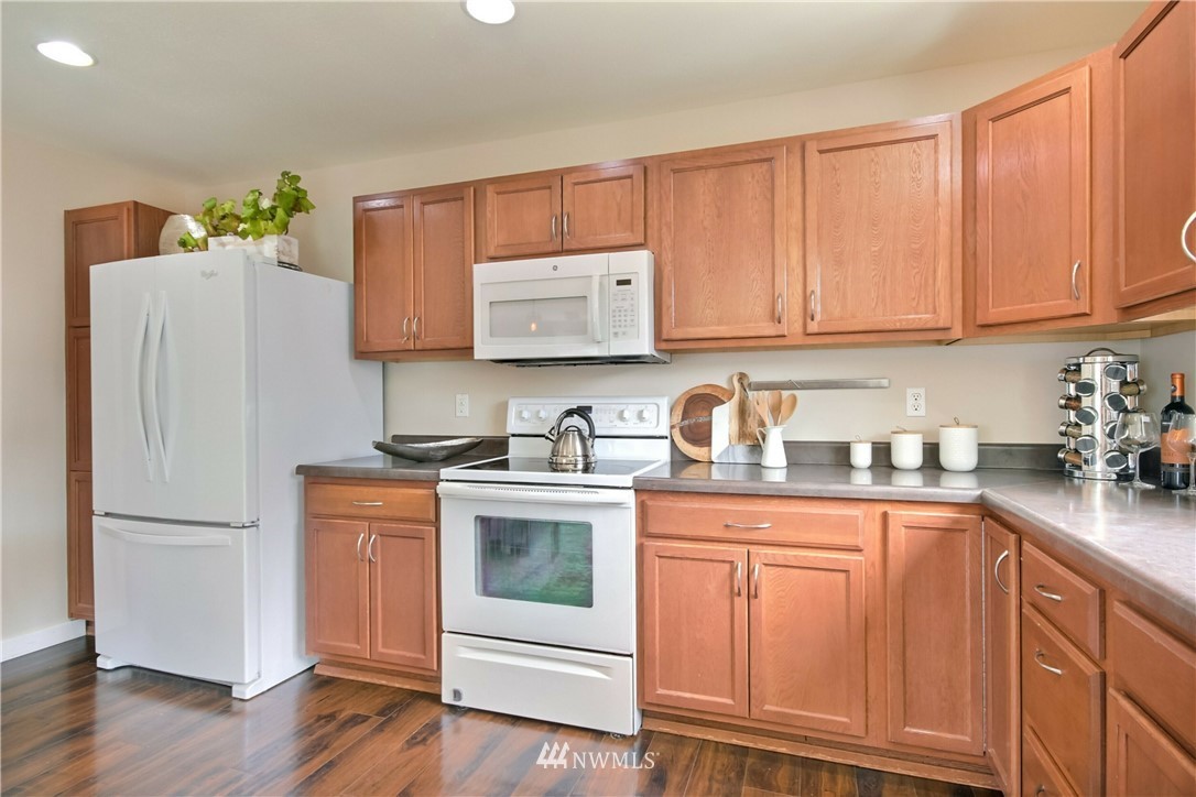 29734 217th Place Southeast Kent, WA 98042 - Photo 11 of 40