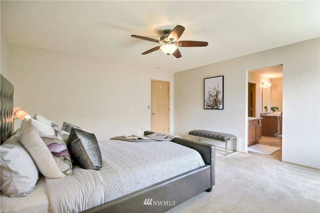 29734 217th Place Southeast Kent, WA 98042 - Photo 15 of 40