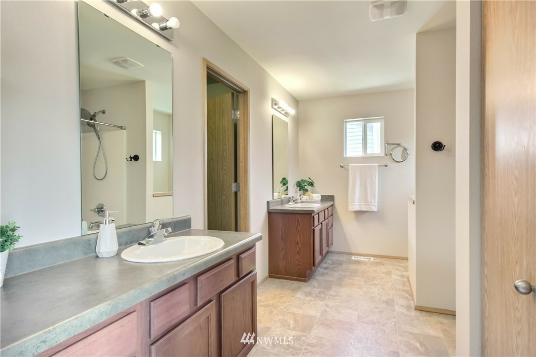 29734 217th Place Southeast Kent, WA 98042 - Photo 16 of 40