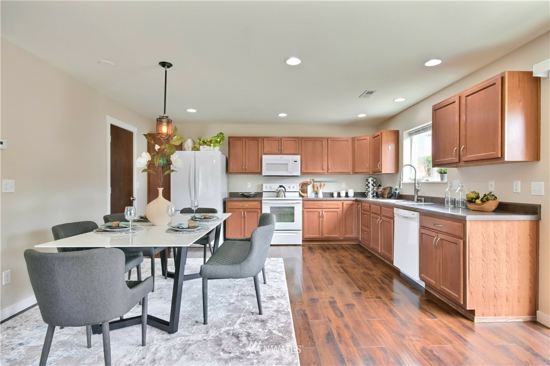 29734 217th Place Southeast Kent, WA 98042 - Photo 9 of 40
