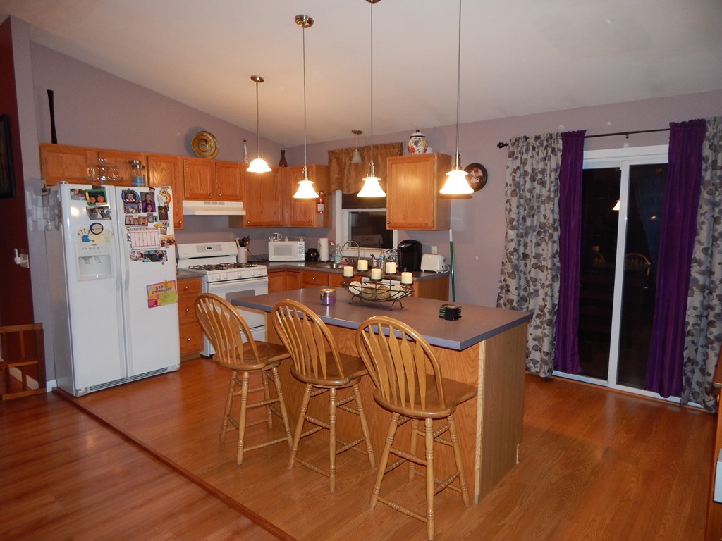 38 Emmett Street Fall River, MA 02721 - Photo 3 of 21 Gallery Image 3