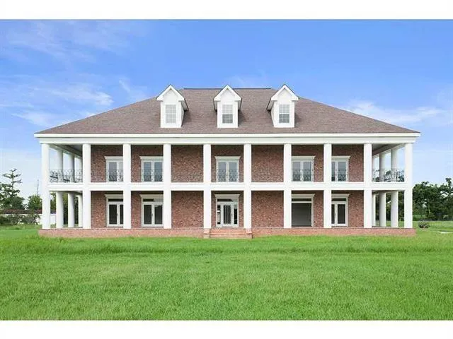 $1,999,000 | 13864 Highway 23, Belle Chasse, LA 70037