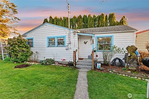 $875,000 | 721 North 88th Street, Seattle, WA 98103