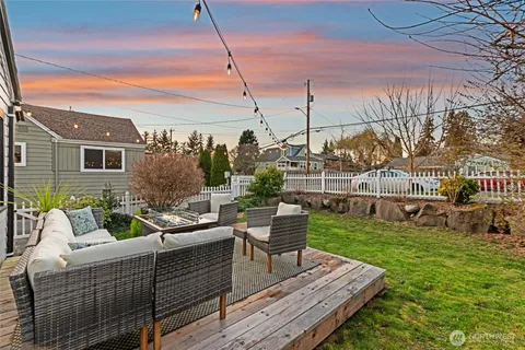 $875,000 | 721 North 88th Street, Seattle, WA 98103
