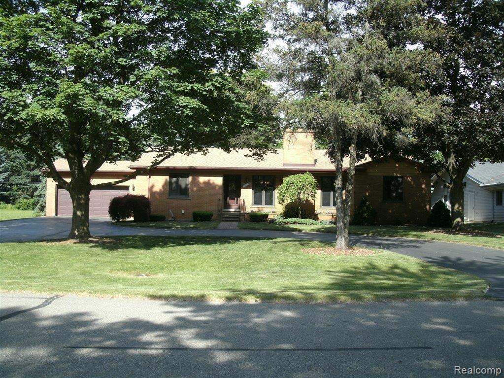 2670 Walbridge Drive Rochester, MI 48307 - Photo 20 of 21 Fornt2.JPG