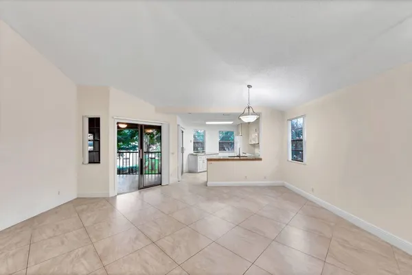 $2,500 | 6698 Montego Bay Boulevard, Unit F, Boca Raton, FL 33433