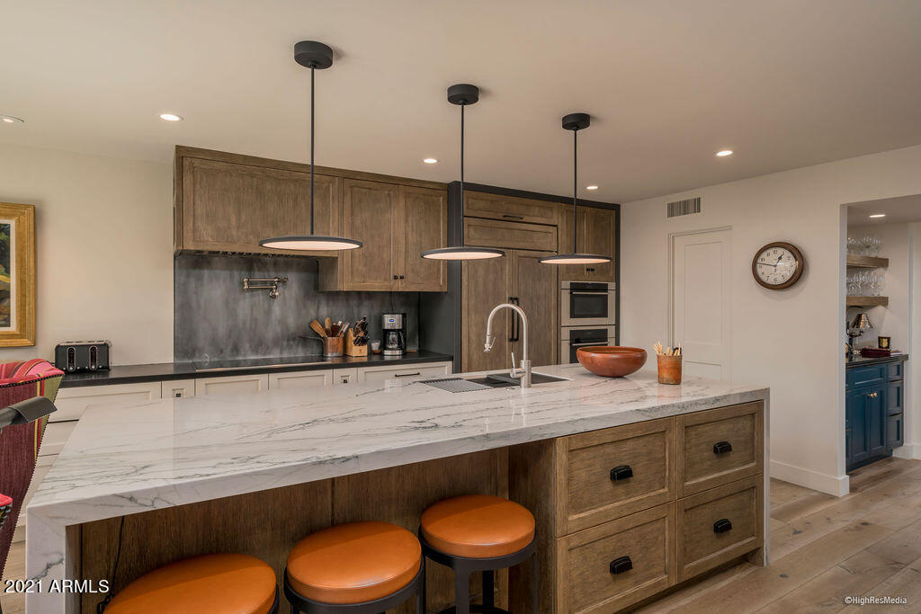4434 East Camelback Road, Unit 131 Phoenix, AZ 85018 - Photo 9 of 22 HRM1387