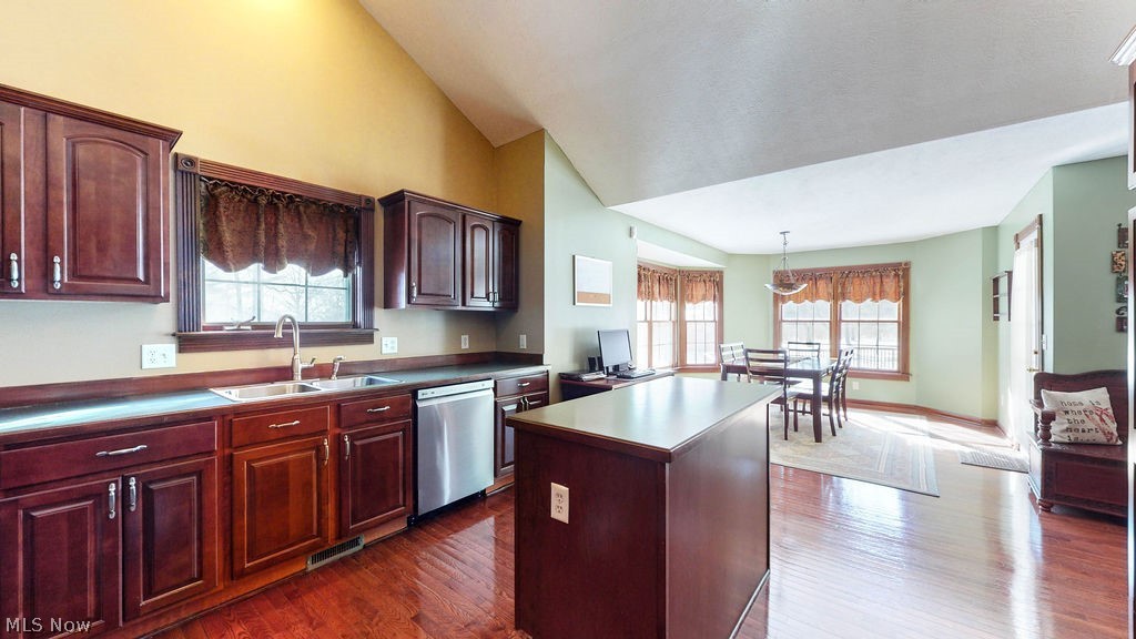 3948 Johnson Road Norton, OH 44203 - Photo 8 of 33