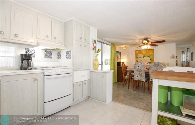 8630 Southwest 18th Place Davie, FL 33324 - Photo 14 of 58