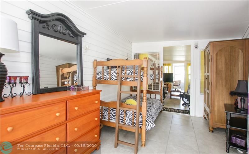 8630 Southwest 18th Place Davie, FL 33324 - Photo 33 of 58