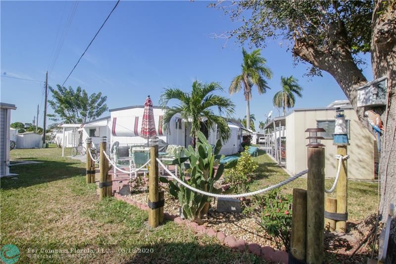 8630 Southwest 18th Place Davie, FL 33324 - Photo 37 of 58