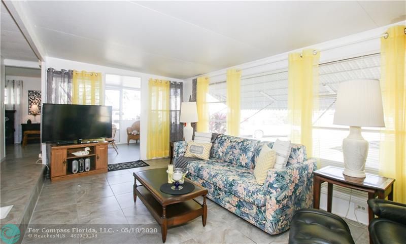 8630 Southwest 18th Place Davie, FL 33324 - Photo 5 of 58