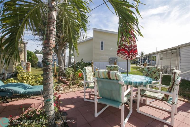 8630 Southwest 18th Place Davie, FL 33324 - Photo 41 of 58