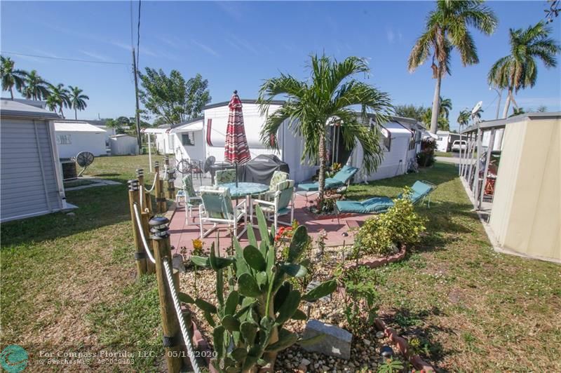 8630 Southwest 18th Place Davie, FL 33324 - Photo 43 of 58