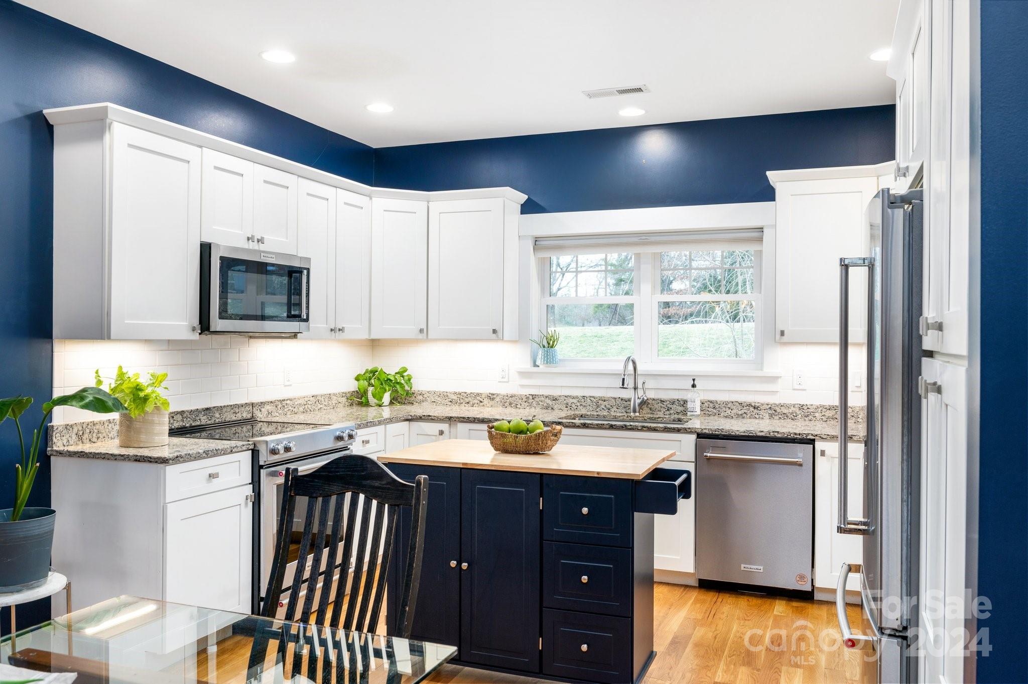 107 Noble Road Fairview, NC 28730 - Photo 6 of 33 Gallery Image 6