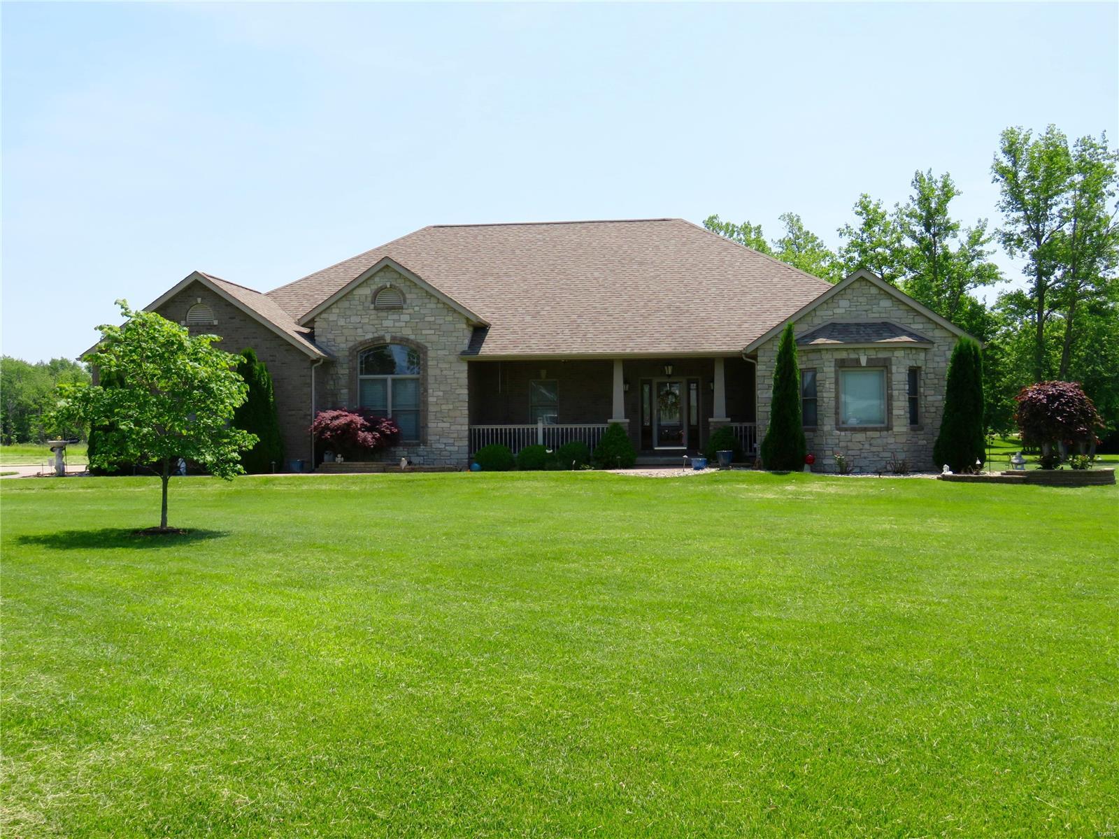 620 Mor Street Gillespie, IL 62033 - Photo 1 of 63 Gallery Image 1