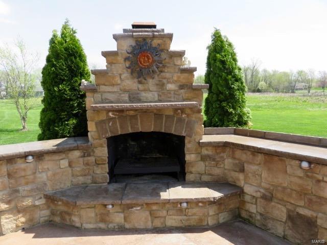 620 Mor Street Gillespie, IL 62033 - Photo 6 of 63 Gallery Image 6