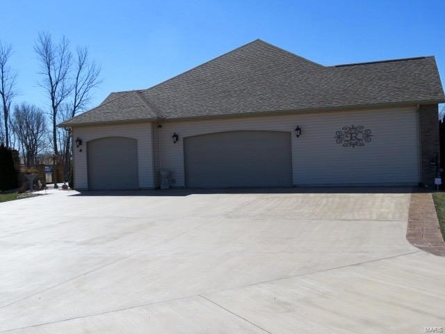 620 Mor Street Gillespie, IL 62033 - Photo 8 of 63 Gallery Image 8