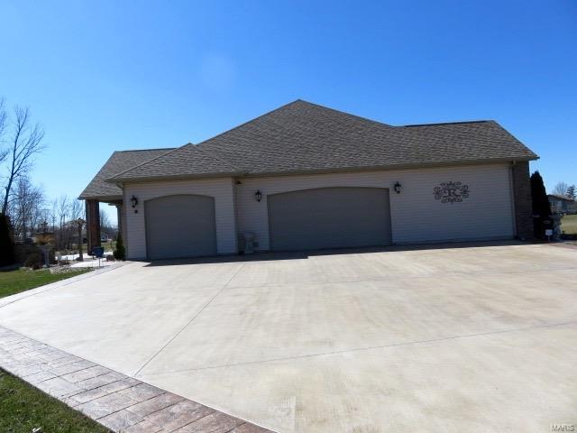620 Mor Street Gillespie, IL 62033 - Photo 9 of 63 Gallery Image 9