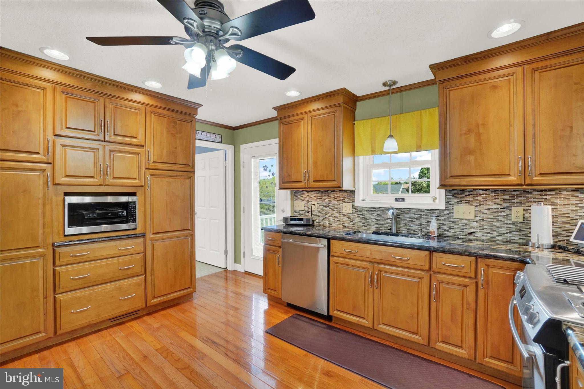 310 Dew Drop Road York, PA 17402 - Photo 7 of 32