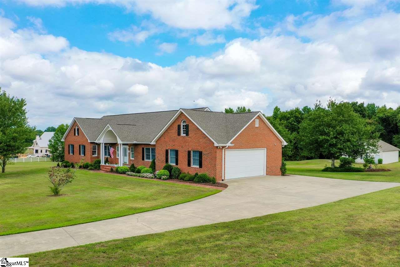 178 League Road Simpsonville, SC 29681 - Photo 3 of 36 Gallery Image 3
