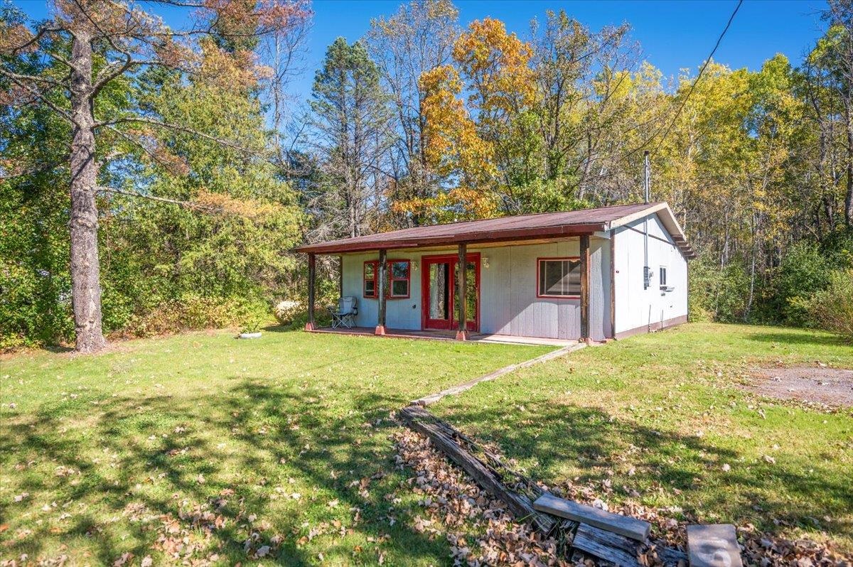 6028 Highway 35 Superior, WI 54880 - Photo 3 of 15