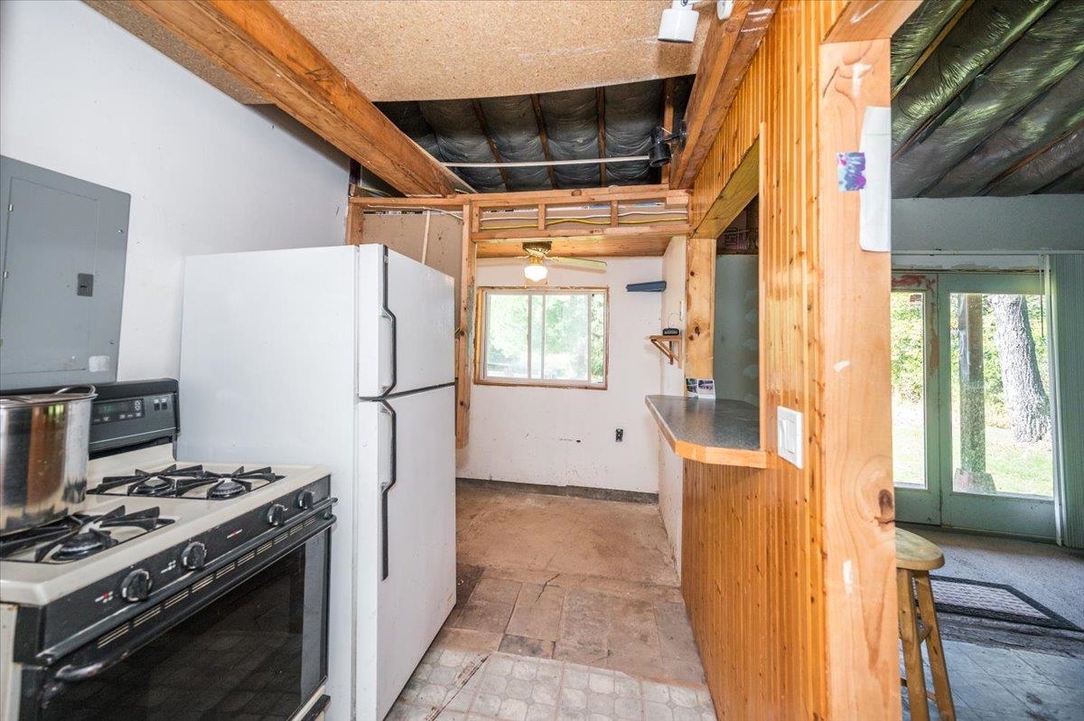 6028 Highway 35 Superior, WI 54880 - Photo 6 of 15