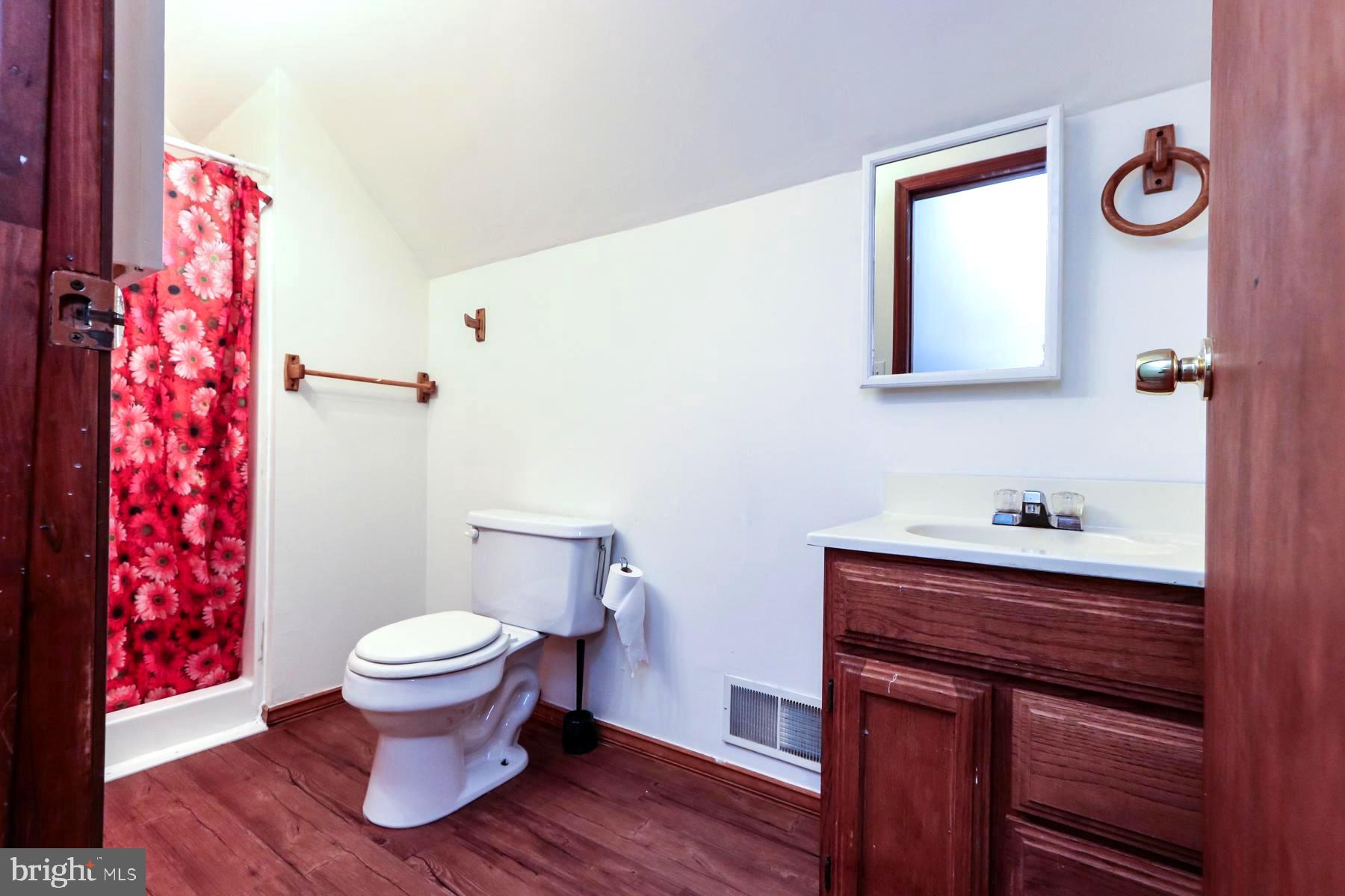 774 Yorketown Road Woodstown, NJ 08098 - Photo 18 of 25 Upstairs Bath