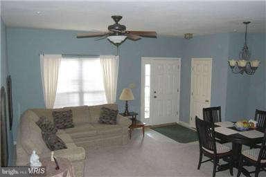 302 Roff Point Drive Odenton, MD 21113 - Photo 4 of 14 Living Room