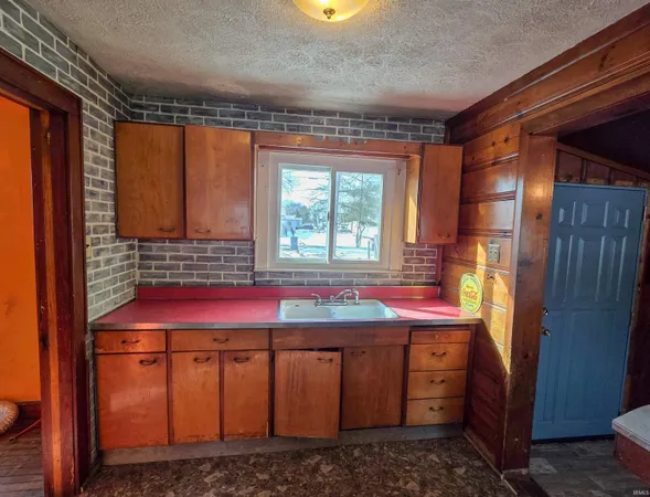 $59,900 | 2615 South 8th Street, Terre Haute, IN 47802