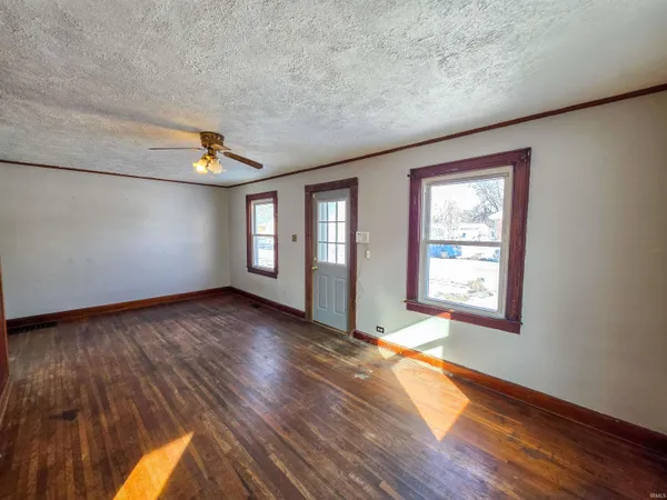 $59,900 | 2615 South 8th Street, Terre Haute, IN 47802