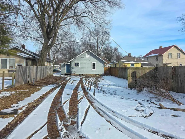 $59,900 | 2615 South 8th Street, Terre Haute, IN 47802