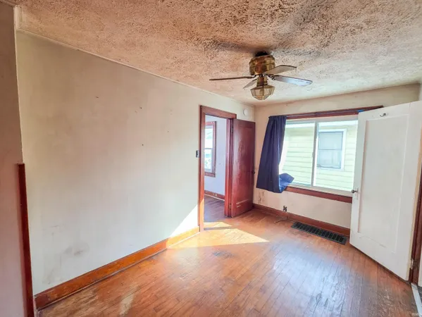 $59,900 | 2615 South 8th Street, Terre Haute, IN 47802