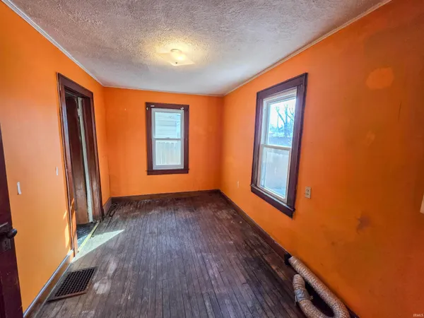 $59,900 | 2615 South 8th Street, Terre Haute, IN 47802