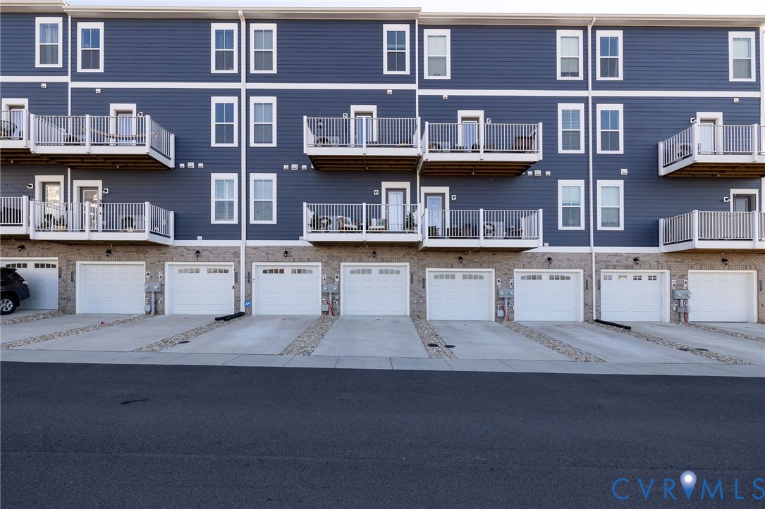 14435 Hancock Towns Drive Chesterfield, VA 23832 - Photo 30 of 34 a view of stainless steel appliances and cabinets