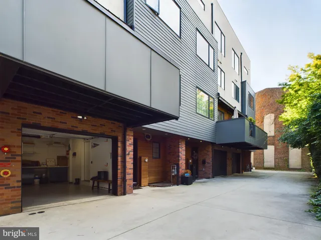 $4,250 | 1114 Shackamaxon Street, Unit 4, Philadelphia, PA 19125