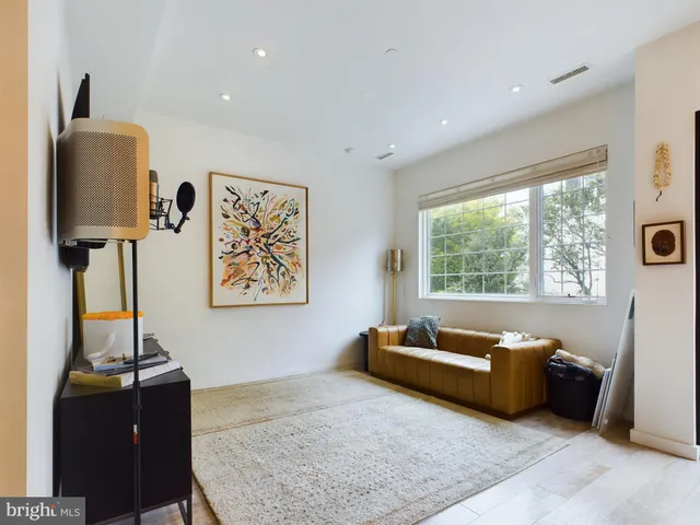 $4,250 | 1114 Shackamaxon Street, Unit 4, Philadelphia, PA 19125