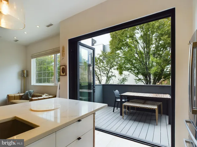 $4,250 | 1114 Shackamaxon Street, Unit 4, Philadelphia, PA 19125