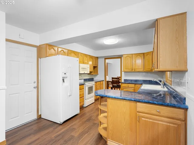 $860,000 | 1760 Kilkenny Drive, Lake Oswego, OR 97034