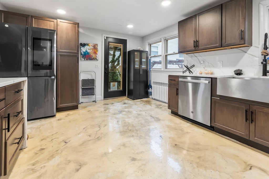 218 Warren Street Watertown, MA 02472 - Photo 7 of 33