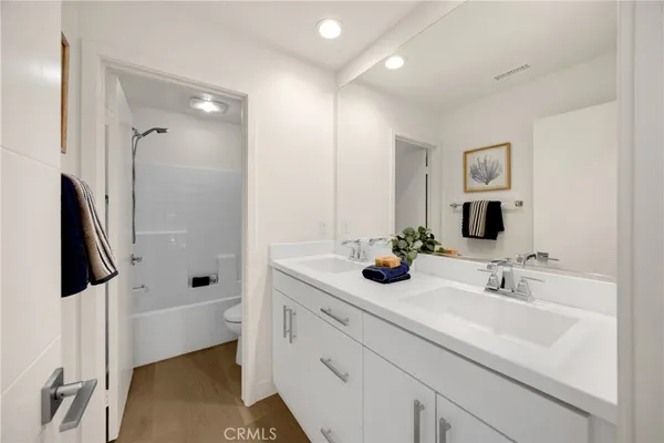 $4,999 | 269 Magnet, Irvine, CA 92618