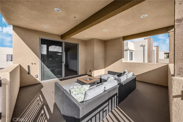 $4,999 | 269 Magnet, Irvine, CA 92618