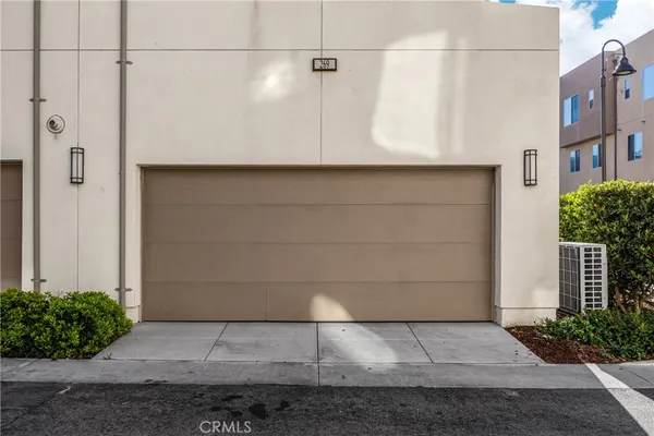 $4,999 | 269 Magnet, Irvine, CA 92618