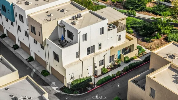 $4,999 | 269 Magnet, Irvine, CA 92618